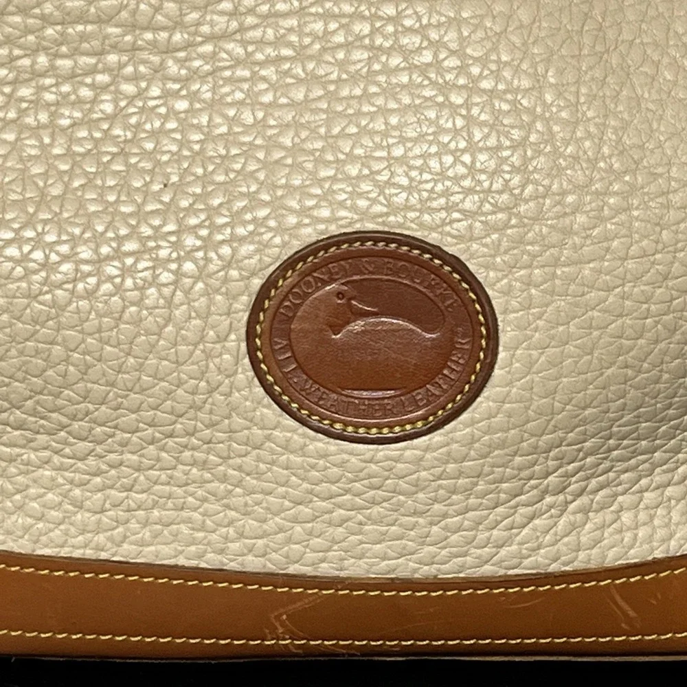 Donney & Bourke 90s Taupe W/ British Tan Trim Pebbled Leather Vtg Hobo Bag USA